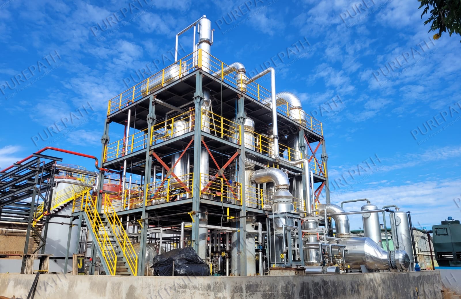 Base oil solvent extraction plant